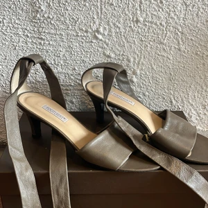 Footlight klackskor  - Knappt använda Footlight klackskor i storlek 38.