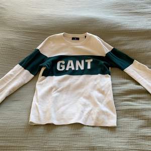 Fin stickad tröja från Gant. Perfekt till vardags. Köpt för flera år sedan för 899kr. 
