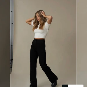 Hanna schönberg kostymbyxor  - Hanna schönbergs kollektion för NA-KD. Kostymbyxor i storlek 34, för små för mig som är en 36/38