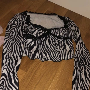 Topp - Säljer denna fina i storlek S 💜