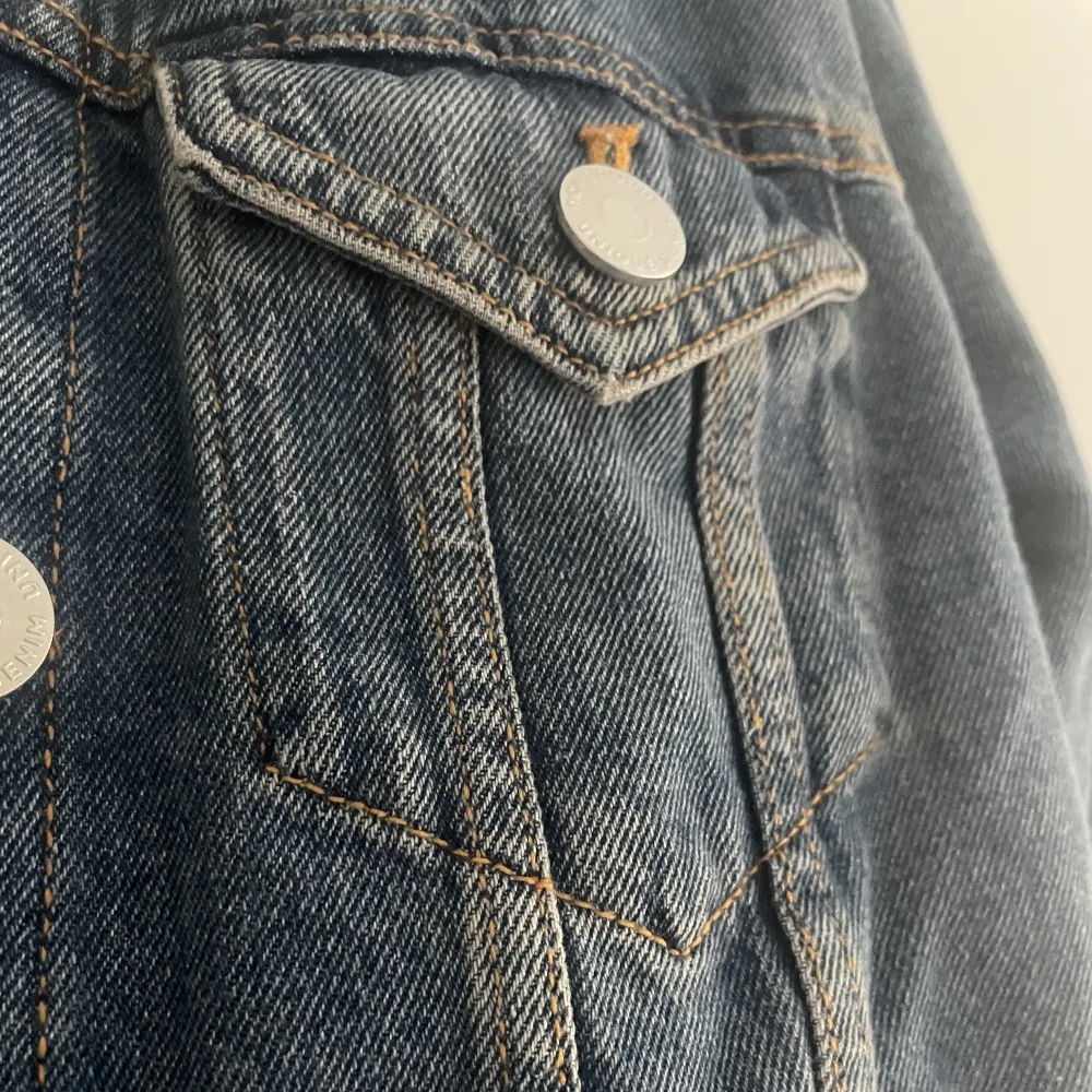 Jeans jacka från Cubus köpt för ca 2 år sen men endast använd 2 gånger. Storlek S. Jackor.