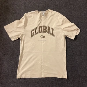 Vintage t-shirt  - Coolt motiv och sitter väldigt nice