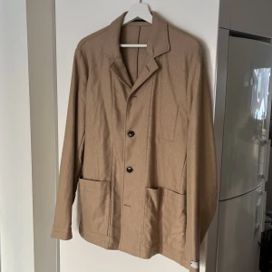 Ullkavaj Tiger of Sweden  - En ullkavaj från Tiger of Sweden 56% ull Använd en gång Ordinarie pris 3900kr 