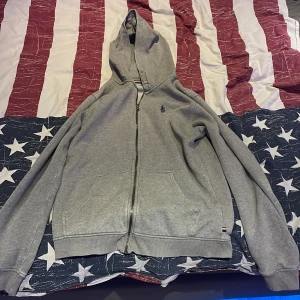 Tjock tröja  - Nästan ny andvänder inte längre.