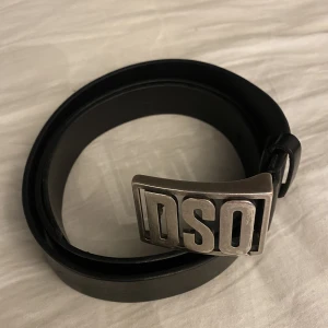 Dsquared bälte  - Säljer då jag e sugen på något nytt!  Bra skick