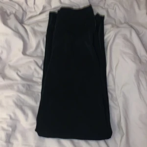 Kostymbyxor  - Säljer dessa populära kostymbyxor från Gina då Dom är för korta för mig 