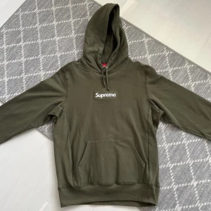 Supreme Hoodie - Storlek XL (Not Aunthentic)