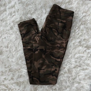 Kamouflage byxor - Oanvänd byxor
