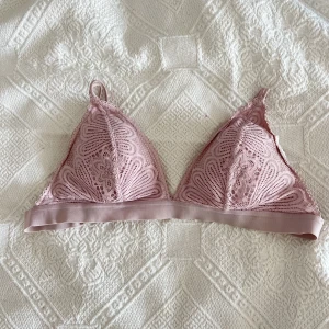 bralette - mysig snygg, inte mycket använd. bra skick☯️👾 ljusrosalila färg 
