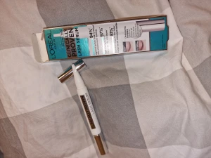 Frans serum - Oanvända frans serum, fick i present men hade redan köpt två själv därmed säljer jag de vidare.  249kr/st nypris.  Säljs tillsammans för 400kr eller 190kr/st