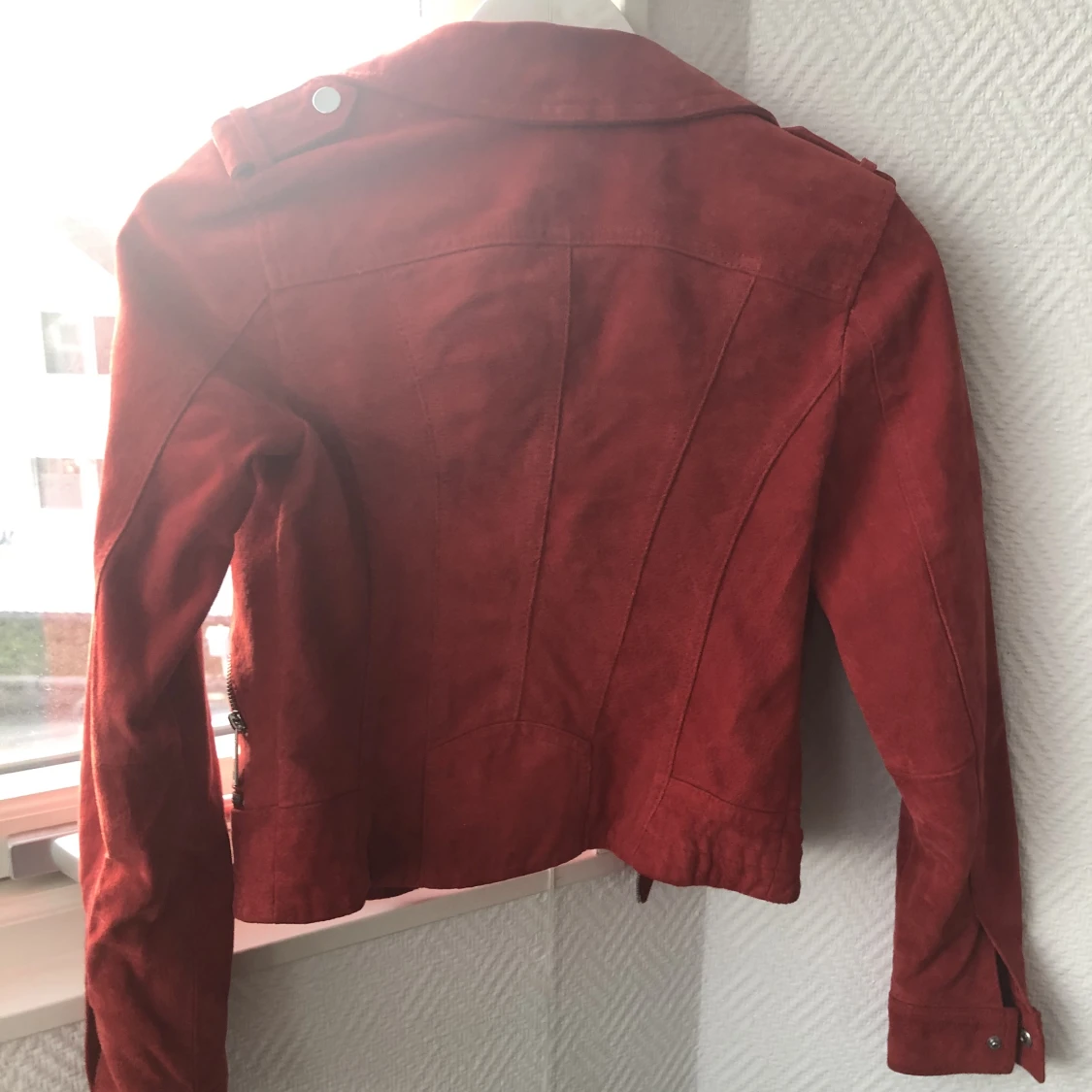 Röd mockajacka - 90