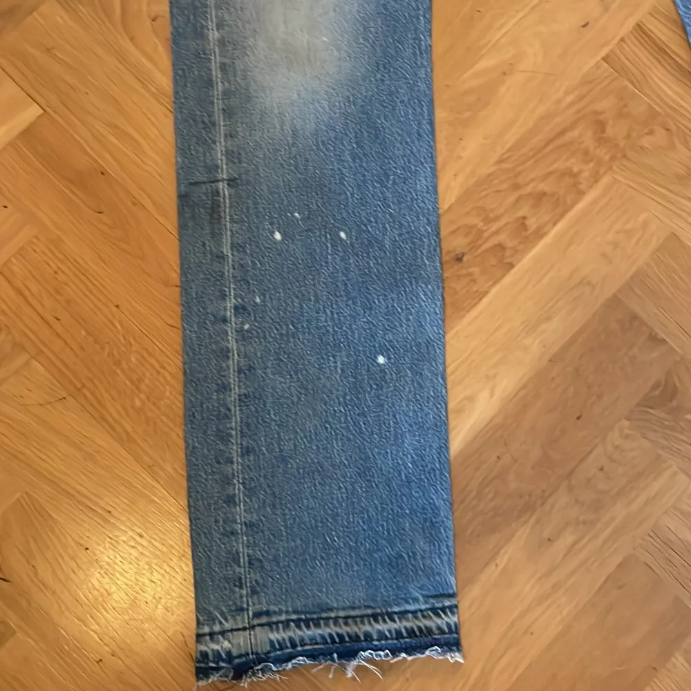 Vintage condition, perfekt wash, sitter 30-32, köpare står för shipping, skriv för mer info!. Jeans & Byxor.