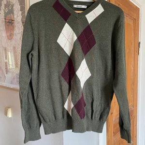 Grön stickad tröja - As fin tröja från dressman💕 skriv om du har frågor 