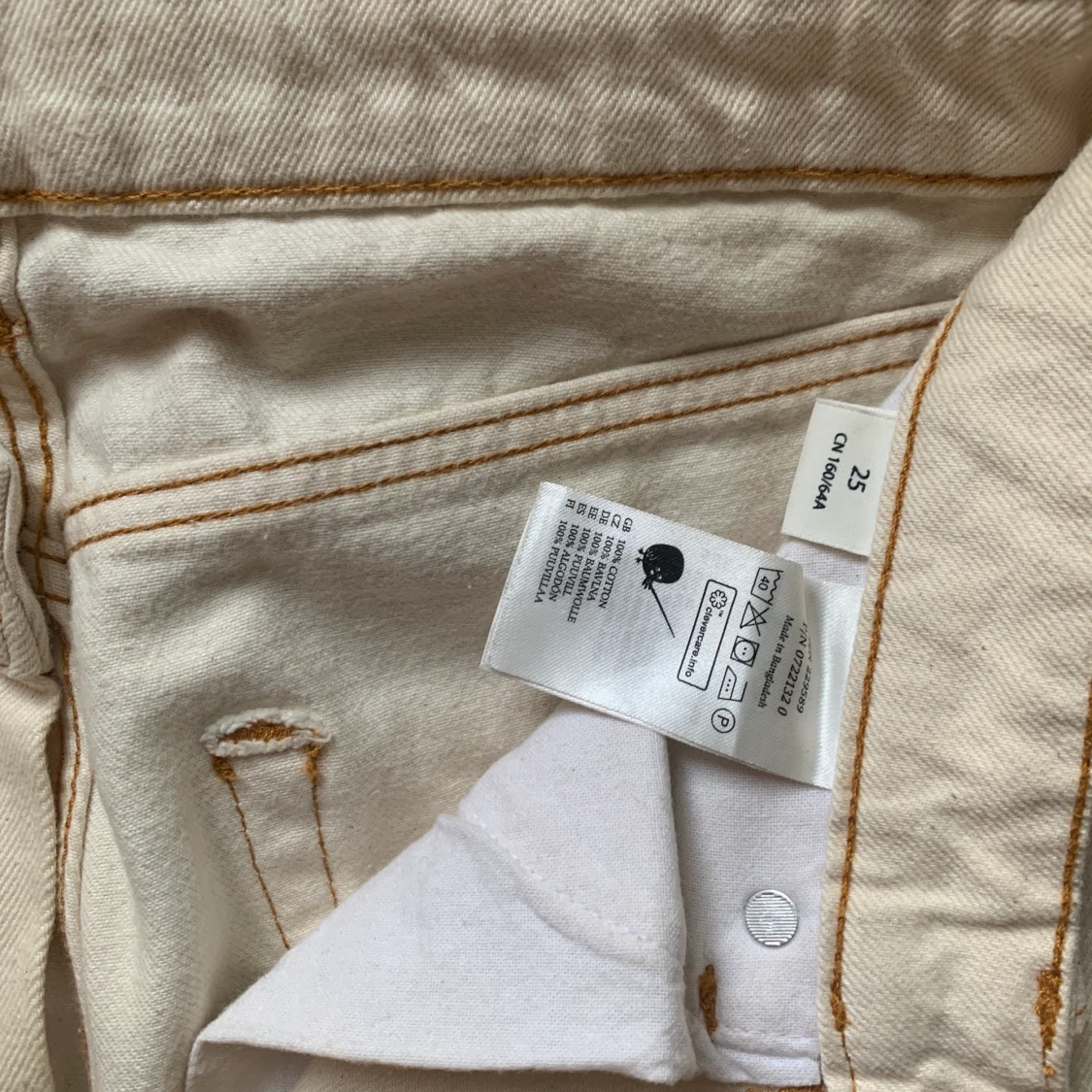 vita vida byxor från monki, strl. 25 - 91