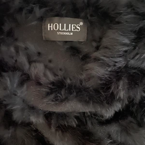 Hollies stockholm poncho  - Äkta kaninpäls, knappt använd, säljs då den bara ligger i garderoben!