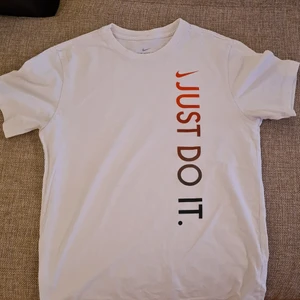 Nike - Nike vit just do it. T-shirt