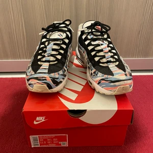 Nike air max 95 - ntresserad för byten❗️  Nike air max 95 korea pack Size: US10/EU44 Cond: 7/10 Pris: 700kr