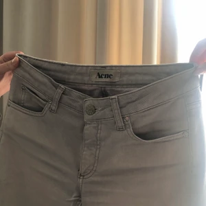 Acne lågmidjade jeans - Skitball acne jeans som sitter perfekt! Liknar de populära ltb jeansen som är slutsålda! Säljer pga att jag har liknande! 🥰🥰