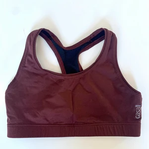 Sport-bh  - Oanvänd, säljer pga för stor🌸 världens skönaste har samma i massa andra färger fast mindre storlek som passar mig! Nypris: 500 kr 