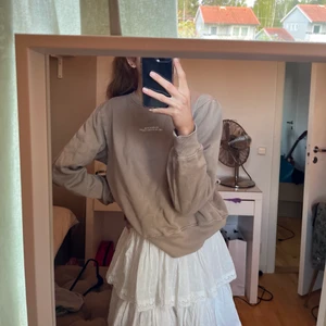 Zara sweatshirt - Så snygg sweatshirt ifårå zara som inte längre går att köpa i ny skick