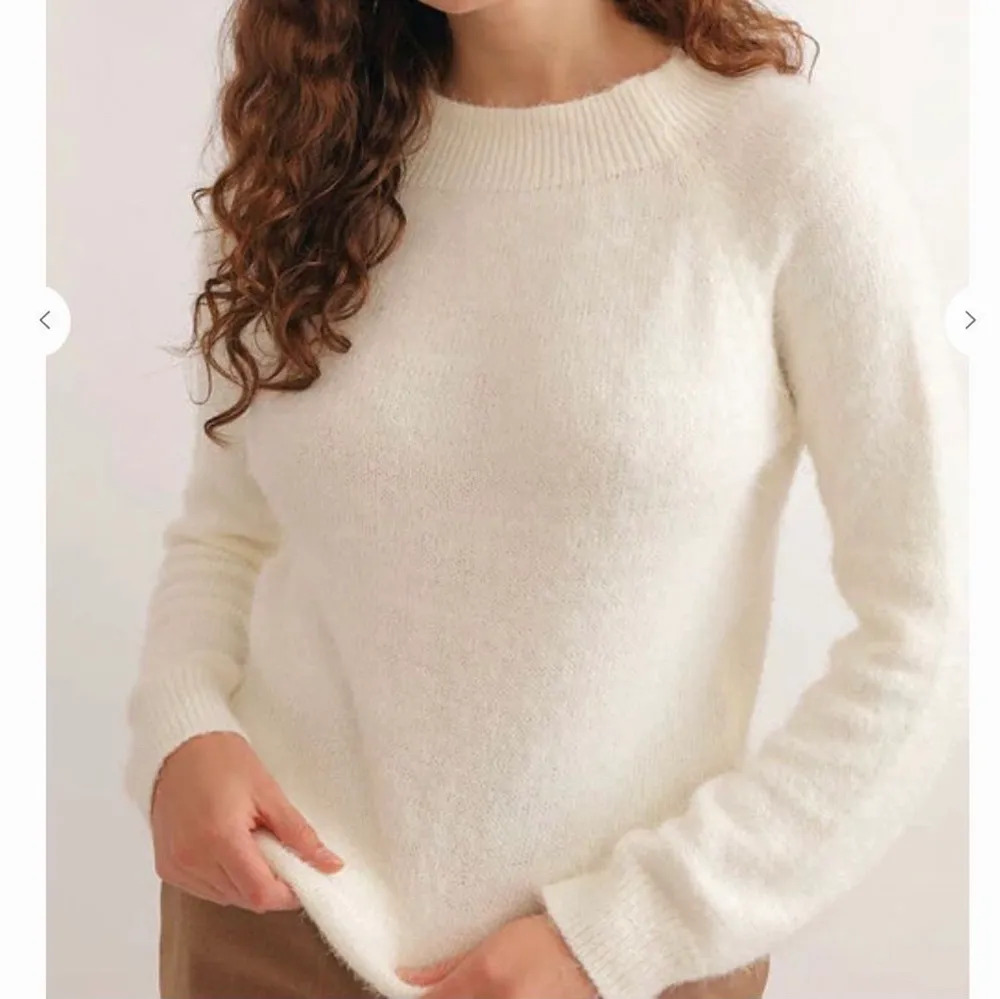 Jättefin tröja från chiquelle i one size.  Nypris 300kr men säljer för 220kr!💕💕. Stickat.