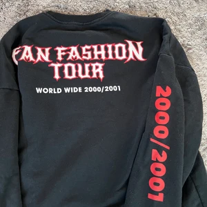 Collegetröja från Zara - Fin collegetröja från Zara, köpt för flera år sen så finns inte kvar att köpa längre. Använd men fint skick på den! 