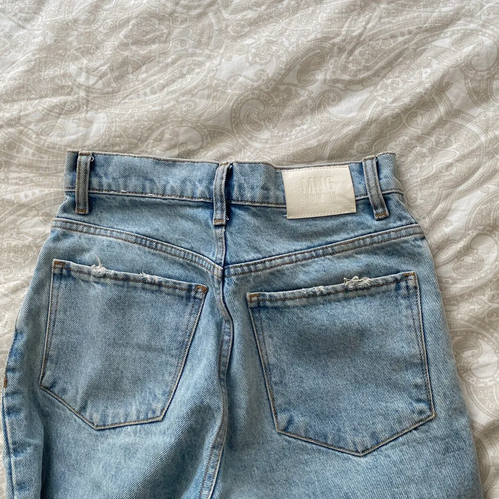 Ett par långa!! Jens från mango, storlek 36, jag är 171 cm och har 34/36 i kläder och dom passar jätte bra ☺️. Jeans & Byxor.