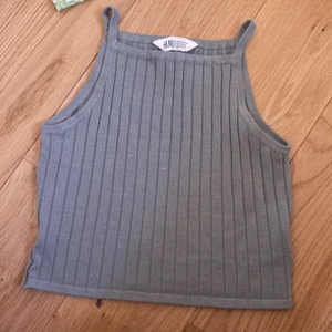 Hm Croptop  - Storlek 134-140 men passar XXS-XS
