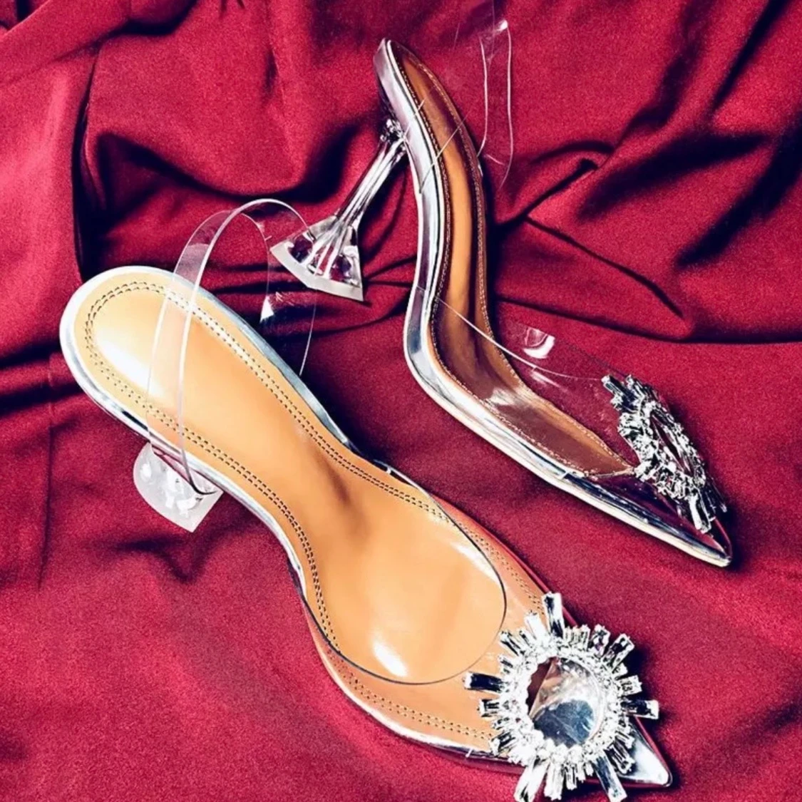 Oanvända triangel -  klackskor  - 90