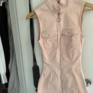 Jeans klänning - Puderosa jeans klänning