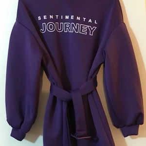 Troja - En vacker hösttröja på kroppen som kan bli en kort klänning💜💜