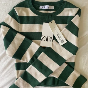 Zara topp  - En helt ny topp från Zara som fortfarande har lappen kvar, säljer för den inte är min still längre. 