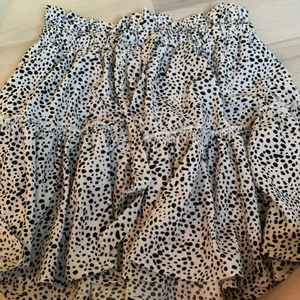 Kjol - Kjol med snöre och resår 