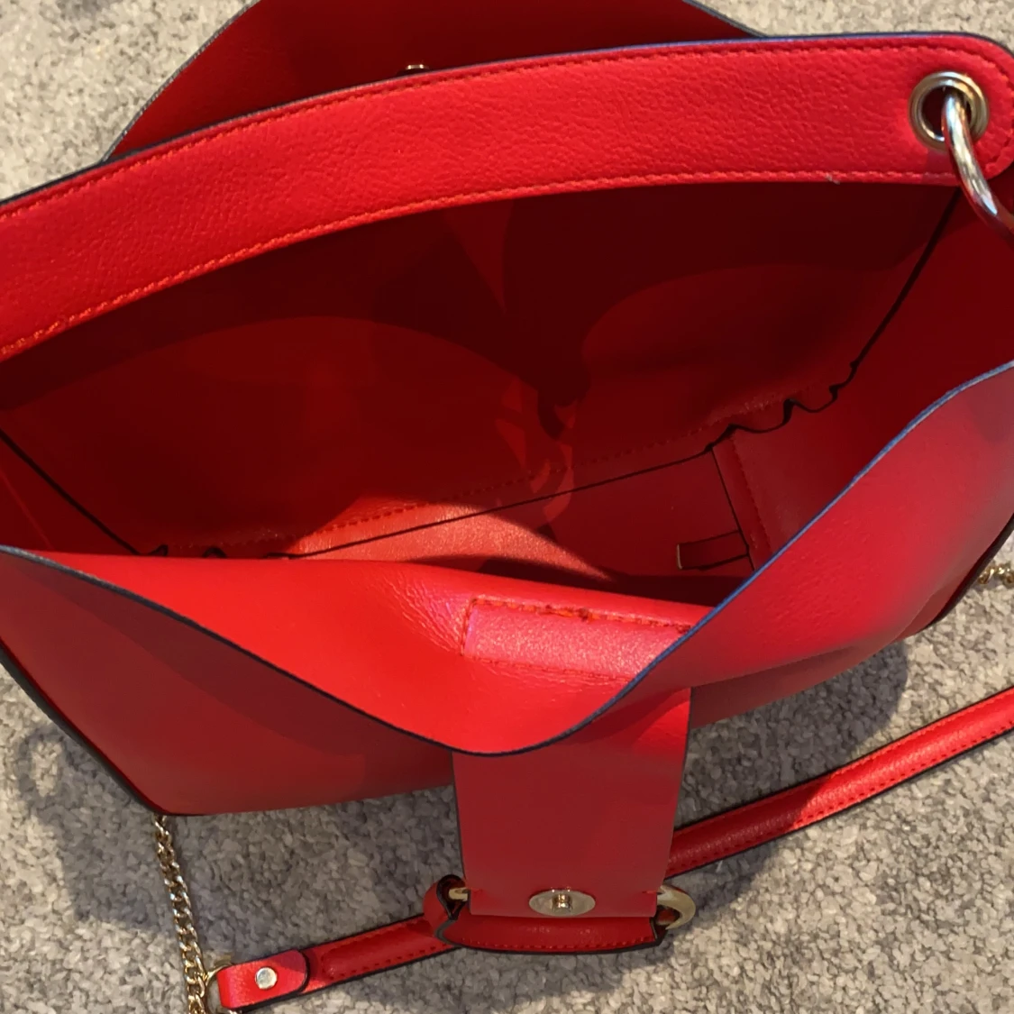 Röd handväska - 91