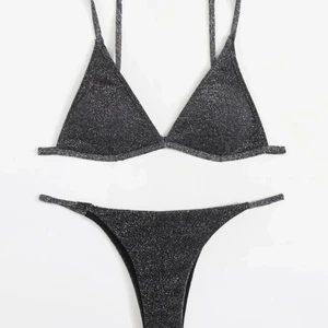 Bikini shein storlek m - Så fin bikini från shein i storlek m, men skulle snarare säga xs/s. Den är för liten för mig och är därav aldrig använd, inte ens testad! Ser ut precis som på bild, kan skicka egna bilder vid behov. ❤️ frakt tillkommer på 49kr