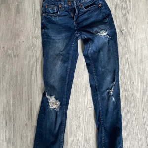 Gina tricot jeans - Nästan aldrig använda. Köpare står för frakten 