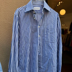 Balmain buttondown shirt - SIZE  15 1/2 - 39 Motsvarar Medium