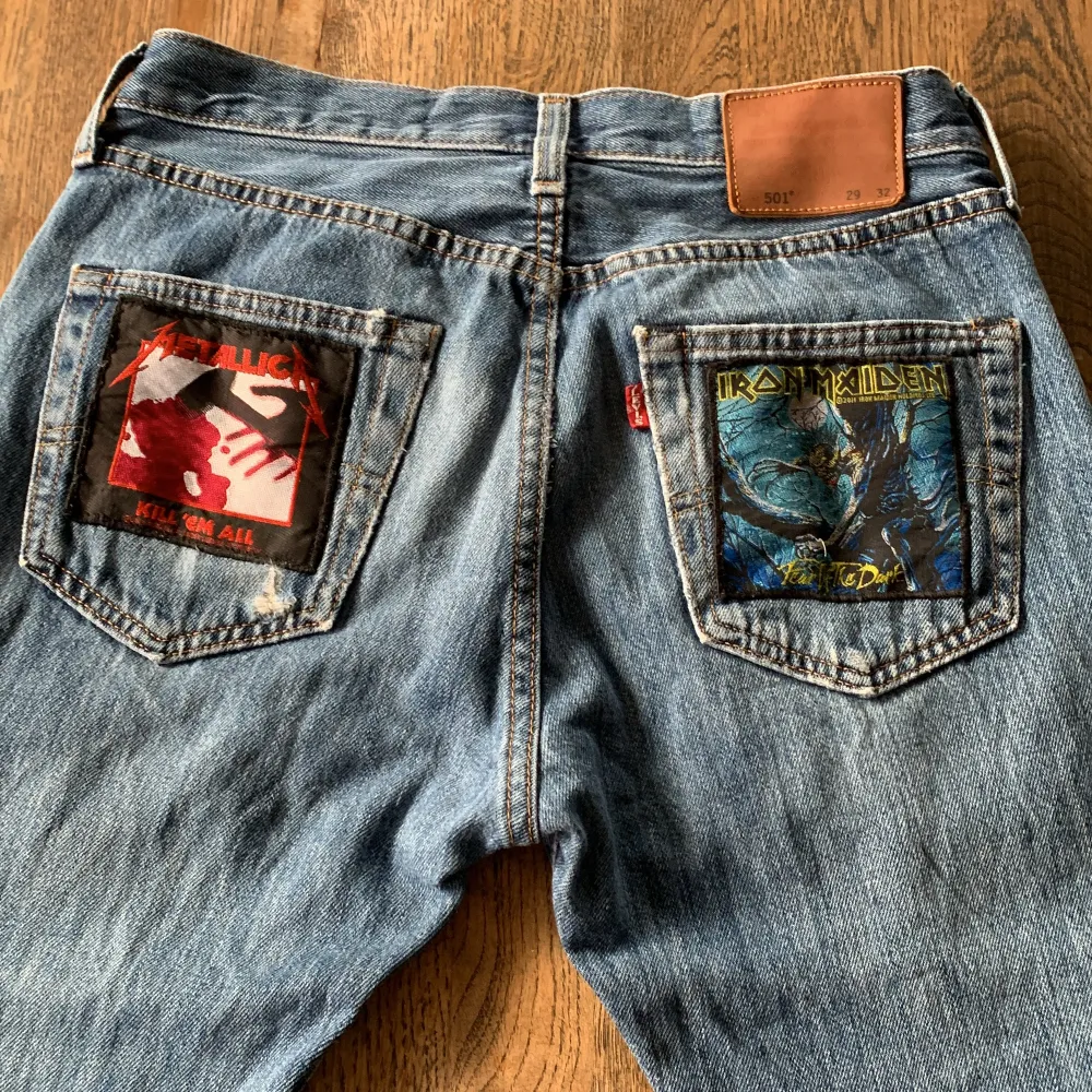 Ett par custom lewis byxor som inte används längre. Storlek: 29/32. Jeans & Byxor.
