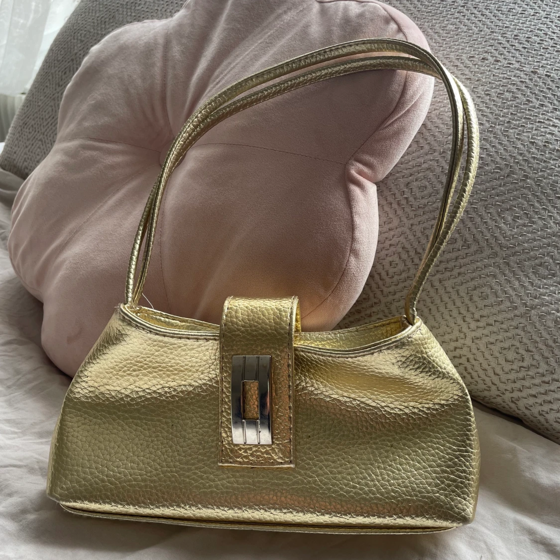 Guldig väska🌞💛⚜️👑 - 90