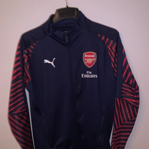 Arsenal tränings tröja  - Storlek M