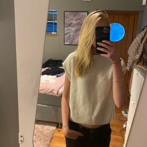 Tröja - Fin vit stickad tröja från only