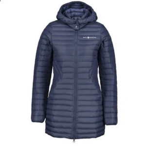 Saik racing jacka  - Säljer min Saik racing jacka i färgen navy (mörk blå/marinblå). Fint skick men har ett litet hål under fickan, men märks knappt. Storlek S. Nypris 2999kr. Kontakta för mer info.