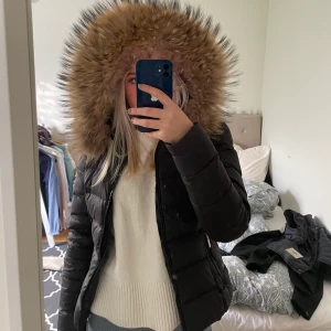 Rock and blue - jacka me äkta päls i storlek xs/s inga defekter