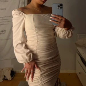 Klänning  - Säljer nu denna klänning 