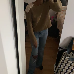 Zara tröja  - Inte använd på länge men så söt o passar me typ alla jeans!!