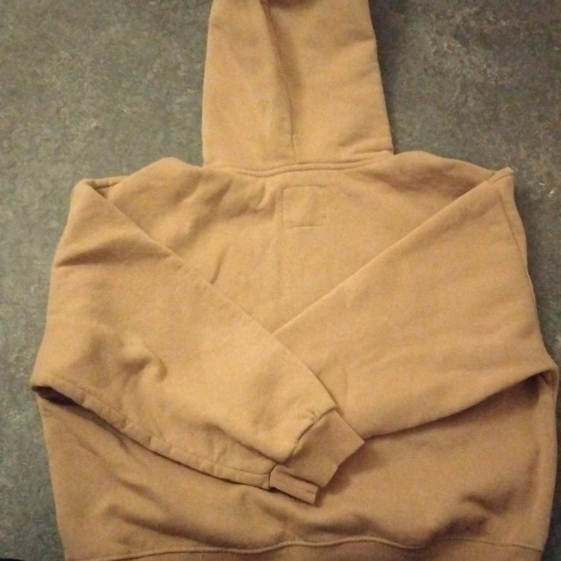 Hoodie 100kr - 90