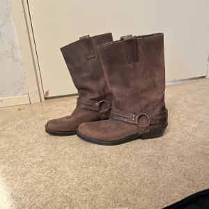 cowboy boots - ett par fina cowboy boots i strl 38 
