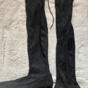 Svart stövlar  - Ett svart stövlar från Nly, använt sparsamt 