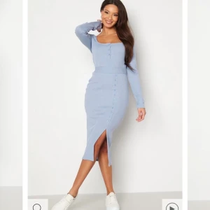 Set från bubbleroom - Säljer ett oanvänt set från bubbleroom. Endast testad då bild 2 togs, prislappar kvar. Storlek S. Nypris 599 kr 💖