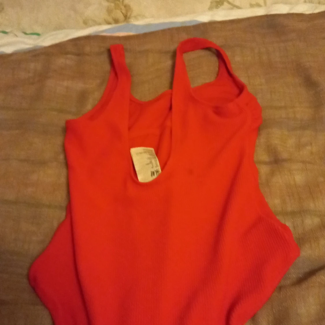  röd baddräkt 👙  - 91